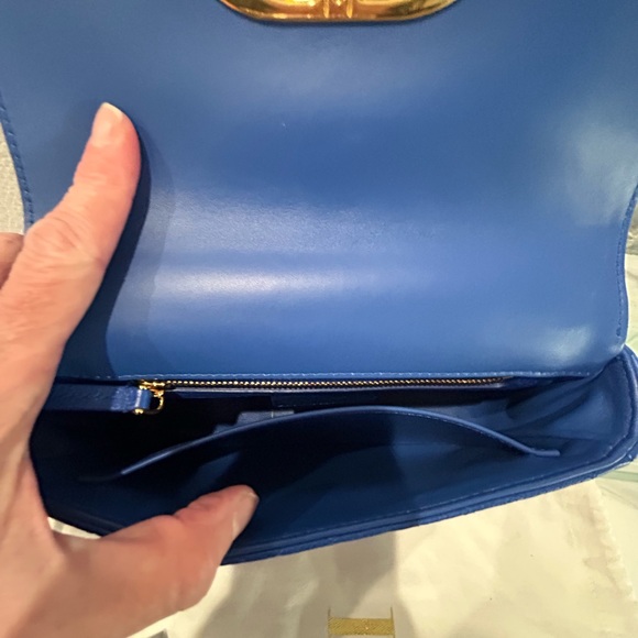 ❗️SOLD❗️💯% Authentic STUNNING bright blue Dior Caro bag - Picture 4 of 15